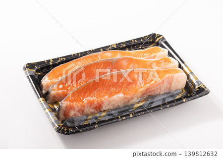 [Chilean farmed silver salmon] Aged silver salmon with Saikyo miso (processed in Aomori Prefecture) 139812632