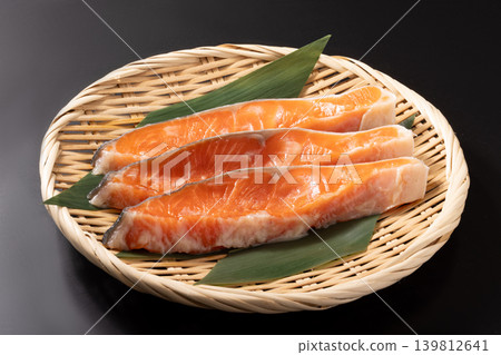 [Chilean farmed silver salmon] Aged silver salmon with Saikyo miso (processed in Aomori Prefecture) 139812641