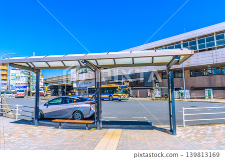 日本橫濱市景,包括橫濱市營地鐵新葉站以及公車環島的公車和計程車…= 第11張 日本橫濱市景,包括橫濱市營地鐵新葉站以及公車環島的公車和計程車…= 第11張 139813169