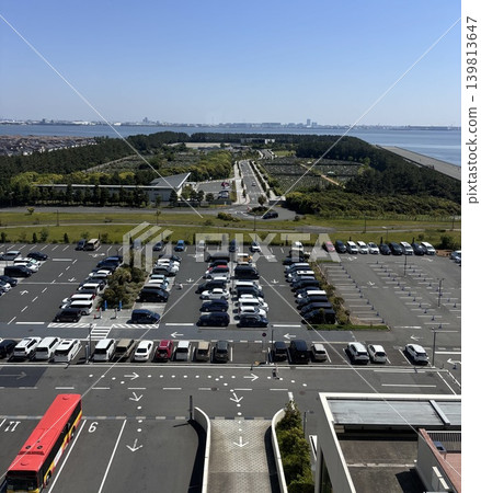 A panoramic view of the parks and parking lots in the Bay Area. 139813647