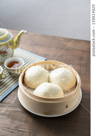 Dim sum with steamed meat buns 139814920