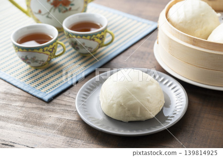 Dim sum with steamed meat buns 139814925