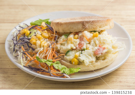 English muffin potato sandwich English muffin potato sandwich 139815238