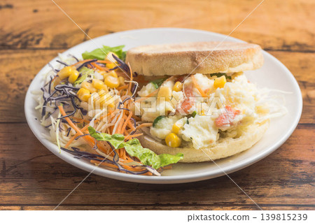 English muffin potato sandwich English muffin potato sandwich 139815239