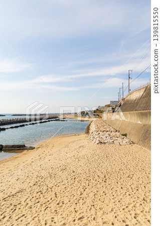 Fujie Port on a clear day, as seen from the pier (Akashi City, Hyogo Prefecture) 139815550