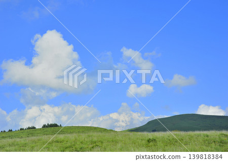 Kirigamine Plateau: Blue sky and clouds Kirigamine Plateau: Blue sky and clouds 139818384