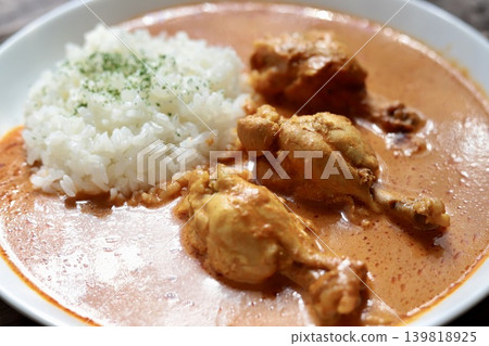 用雞腿肉做的奶油咖哩雞 用雞腿肉做的奶油咖哩雞 139818925
