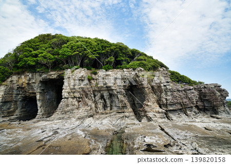 Shihara Beach [Hioki, Shirahama-cho, Nishimuro-gun, Wakayama Prefecture] 139820158
