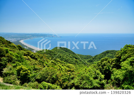 從西山野餐綠地眺望延壽賀濱海灘 [和歌山縣日高郡日高町] 139820326