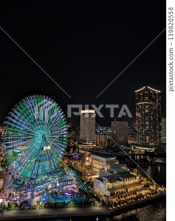 橫濱港未來的夜景和摩天輪 橫濱港未來的夜景和摩天輪 139820558