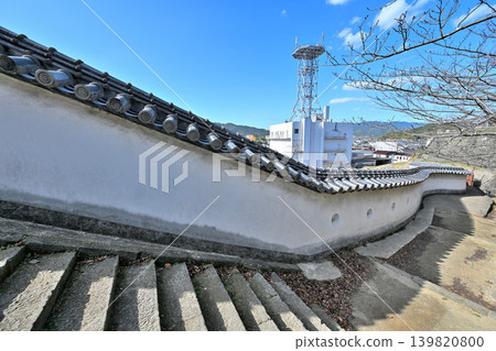 The castle gate and stone walls of Usuki Castle in Oita Prefecture, the former residence of Otomo Sorin, a famous Christian daimyo. The castle gate and stone walls of Usuki Castle in Oita Prefecture, the former residence of Otomo Sorin, a famous Christian daimyo. 139820800