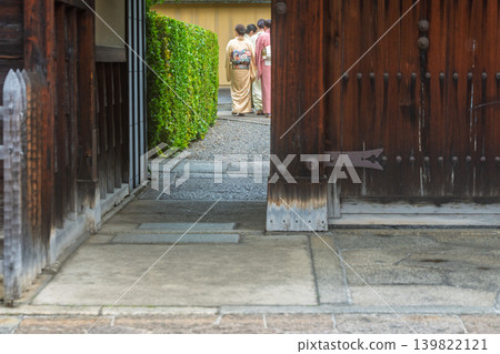 Photographing the alley of Machiya in Kyoto city 139822121