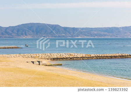 Fujie Port on a sunny day (Akashi City, Hyogo Prefecture) Fujie Port on a sunny day (Akashi City, Hyogo Prefecture) 139823392
