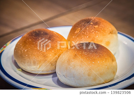 Delicious table rolls that are perfect for Western-style meals Delicious table rolls that are perfect for Western-style meals 139823506