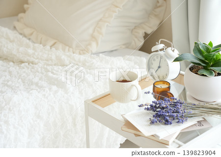 A natural lifestyle with aromatherapy A natural lifestyle with aromatherapy 139823904