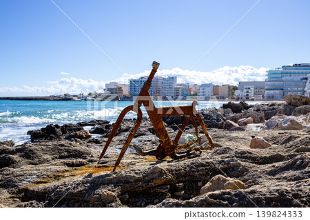 An art installation at the water's edge? An art installation at the water's edge? 139824333