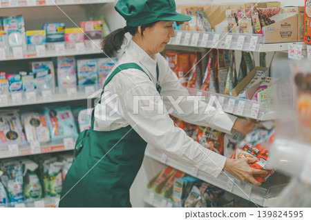 supermarket, super, female 139824595