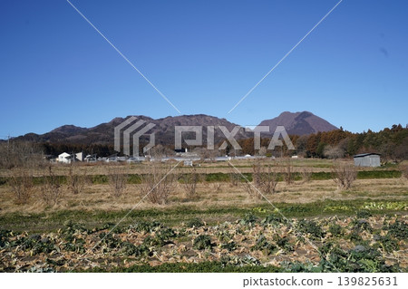 攀登澀川市熱門低山瑞澤山。從前橋前往瑞澤觀音寺的路上看到的瑞澤山。 2026年1月9日。 攀登澀川市熱門低山瑞澤山。從前橋前往瑞澤觀音寺的路上看到的瑞澤山。 2026年1月9日。 139825631