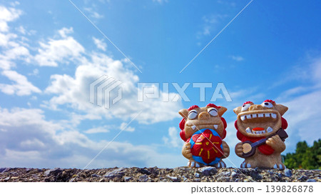 石獅子雕像與大海:沖繩古利島景觀 石獅子雕像與大海:沖繩古利島景觀 139826878