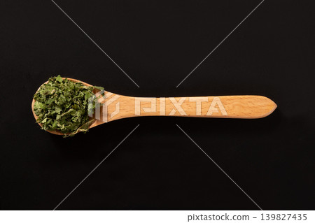 [Produced in Shimogo Town, Fukushima Prefecture] Dried leaves of the silver vine (Rana japonica) 139827435