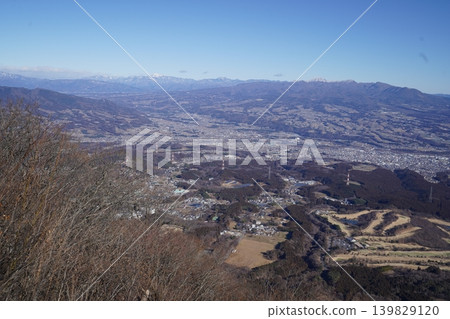 攀登了澀川市的水澤岳。到達了通往山頂的山脊上的石佛禦晴。景色壯麗。 2026年1月9日。 攀登了澀川市的水澤岳。到達了通往山頂的山脊上的石佛禦晴。景色壯麗。 2026年1月9日。 139829120
