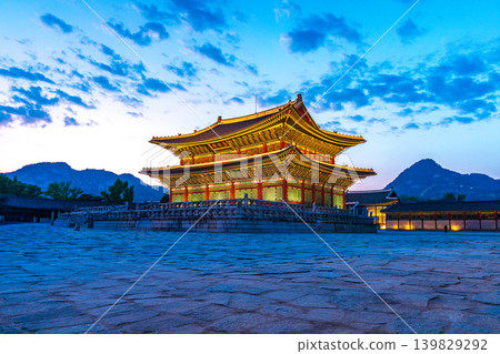 Seoul, South Korea - May. 14, 2026 : Illuminated Geunjeongjeon Hall in Gyeongbokgung Palace at night during blue hour, Seoul, South Korea Seoul, South Korea - May. 14, 2026 : Illuminated Geunjeongjeon Hall in Gyeongbokgung Palace at night during blue hour, Seoul, South Korea 139829292