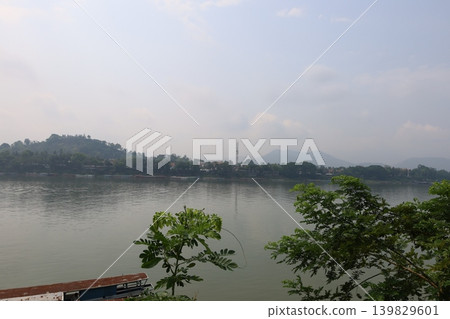 湄公河景色 [寮國瑯勃拉邦] 139829601