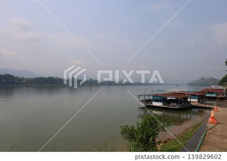湄公河景色 [寮國瑯勃拉邦] 139829602