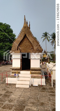 Wat Xieng Thong, Standing Statue Hall [Luang Prabang, Laos] 139829608