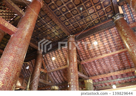 香通寺，主殿內部 [寮國瑯勃拉邦] 139829644