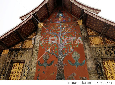 香通寺，主殿外牆上的金樹 [寮國瑯勃拉邦] 139829673