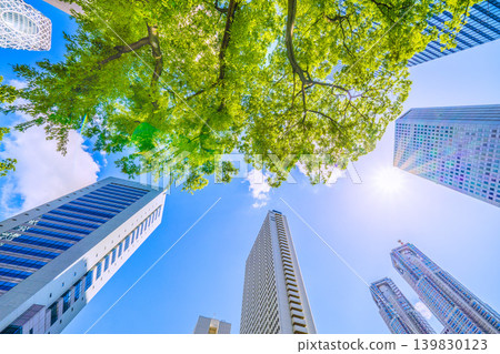 The urban landscape of Tokyo, Japan, is unpleasant... A view of the Shinjuku office district, shining with fresh greenery. A ray of hope for a new era = May 10th The urban landscape of Tokyo, Japan, is unpleasant... A view of the Shinjuku office district, shining with fresh greenery. A ray of hope for a new era = May 10th 139830123