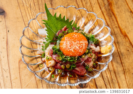 河內鴨肉湯:一道創意十足的鴨肉料理,讓您盡情享受濃鬱的鮮味。 河內鴨肉湯:一道創意十足的鴨肉料理,讓您盡情享受濃鬱的鮮味。 139831017