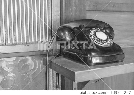 [Showa Retro] Black telephone (black and white) 139831267