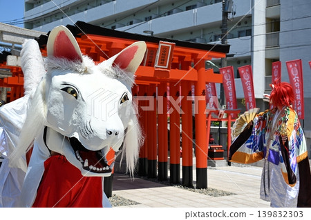 Fox dance at the Aviation Inari Festival, Tokyo 139832303