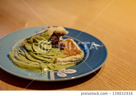 Matcha soufflé dorayaki Matcha soufflé dorayaki 139832916