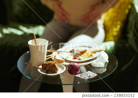 Abdominal Pain and Indigestion from Overeating 139833152