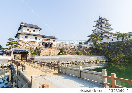 今治城,日本百大城堡之一,位於愛媛郡今治市,冬季景色。 今治城,日本百大城堡之一,位於愛媛郡今治市,冬季景色。 139836045
