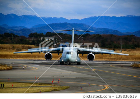 The purpose of development is to foster technology in the domestic aviation industry... Domestic large transport aircraft [C-2] at Miho base 139836619
