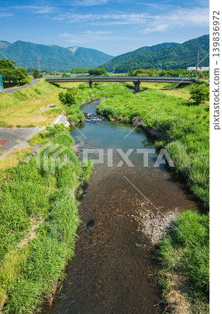The clear waters of the Chinai River flowing through the rural area of Lake Biwa, Makino-cho, Takashima City, Shiga Prefecture The clear waters of the Chinai River flowing through the rural area of Lake Biwa, Makino-cho, Takashima City, Shiga Prefecture 139836972