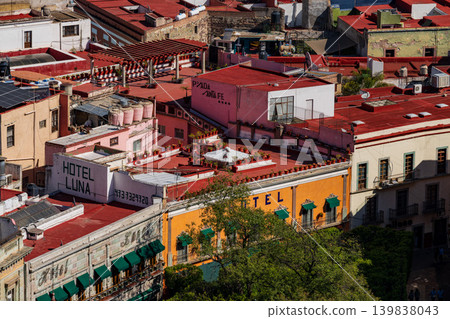 Streetscape and colorful houses of Guanajuato, Mexico Streetscape and colorful houses of Guanajuato, Mexico 139838043
