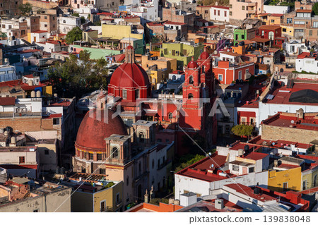 Streetscape and colorful houses of Guanajuato, Mexico Streetscape and colorful houses of Guanajuato, Mexico 139838048