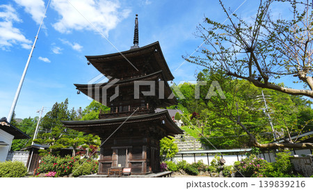 高山寺,又稱“天空之寺”,位於長野縣 高山寺,又稱“天空之寺”,位於長野縣 139839216