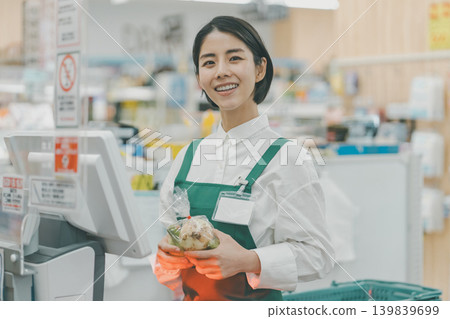 supermarket, salesperson, shop assistant 139839699