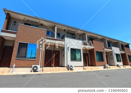 Image of apartments, condominiums, multi-unit housing, and residences 139840802