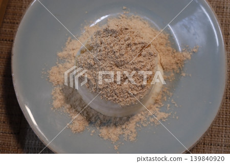 Powdered Dessert on Plate Powdered Dessert on Plate 139840920