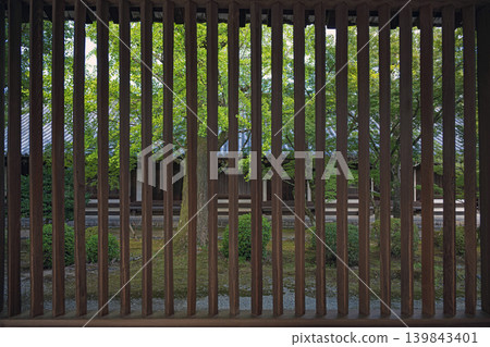 從奈良法隆寺走廊眺望正陵院。 從奈良法隆寺走廊眺望正陵院。 139843401