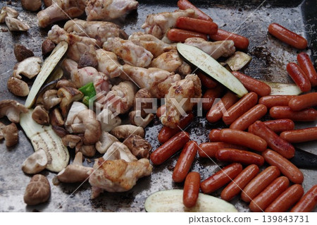 Teppanyaki BBQ cooking scene 3 139843731