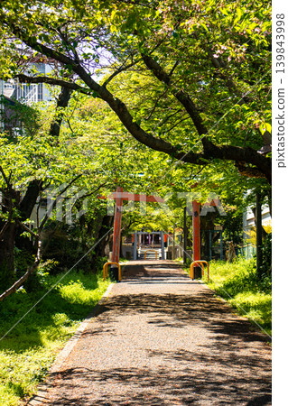 花山稻荷神社：稻荷神和鐵匠之神的益處：保佑免受感冒、免受中風、保佑腿部和腰部。 139843998