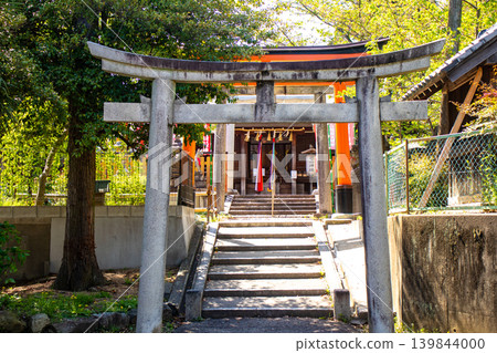 Hanayama Inari Shrine: Benefits of Inari and the god of blacksmithing: Protection from colds, protection from strokes, and protection of the legs and lower back. Hanayama Inari Shrine: Benefits of Inari and the god of blacksmithing: Protection from colds, protection from strokes, and protection of the legs and lower back. 139844000